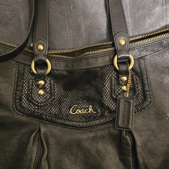 Coach Black Leather Women's Bag - Picture 4 of 13
